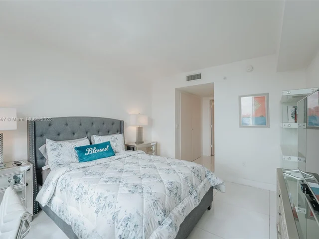 2600 E Hallandale Beach Blvd # T1201, Hallandale Beach FL 33009