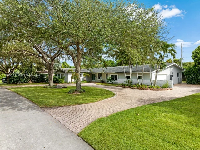 7820 SW 134 Ter, Pinecrest FL 33156