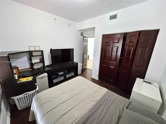 2941 Riverside Dr # 207, Coral Springs FL 33065