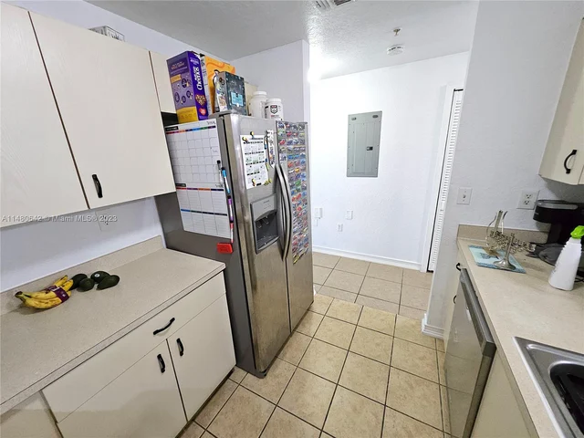 2941 Riverside Dr # 207, Coral Springs FL 33065