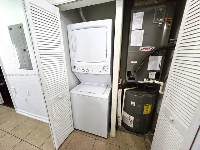 2941 Riverside Dr # 207, Coral Springs FL 33065