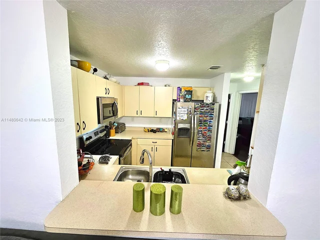 2941 Riverside Dr # 207, Coral Springs FL 33065