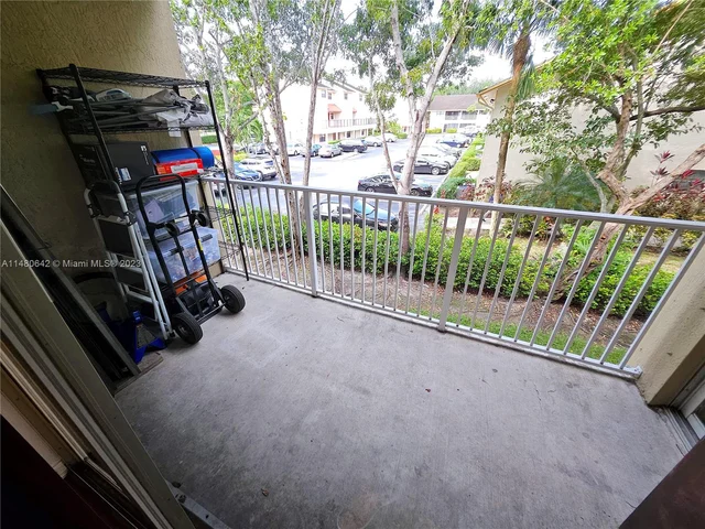 2941 Riverside Dr # 207, Coral Springs FL 33065
