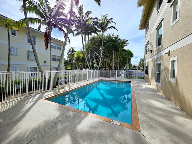 2941 Riverside Dr # 207, Coral Springs FL 33065