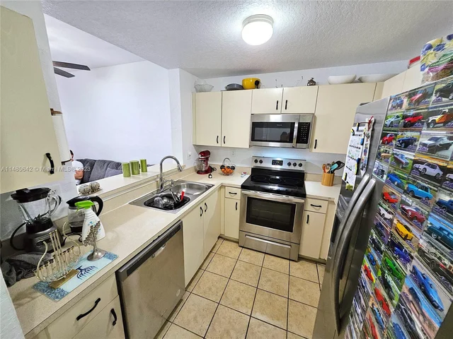 2941 Riverside Dr # 207, Coral Springs FL 33065