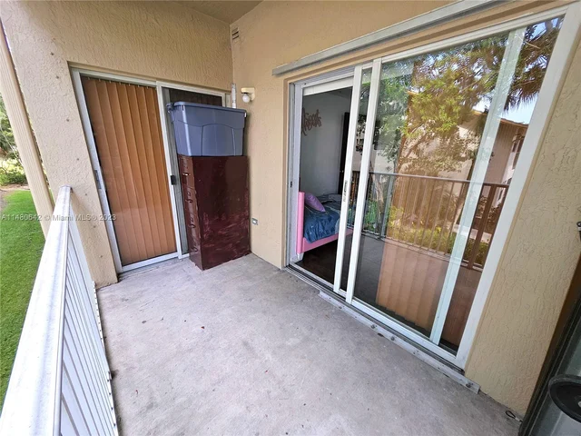 2941 Riverside Dr # 207, Coral Springs FL 33065