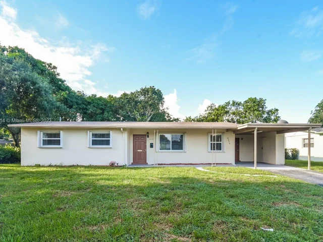 4670 NW 5th St, Plantation FL 33317