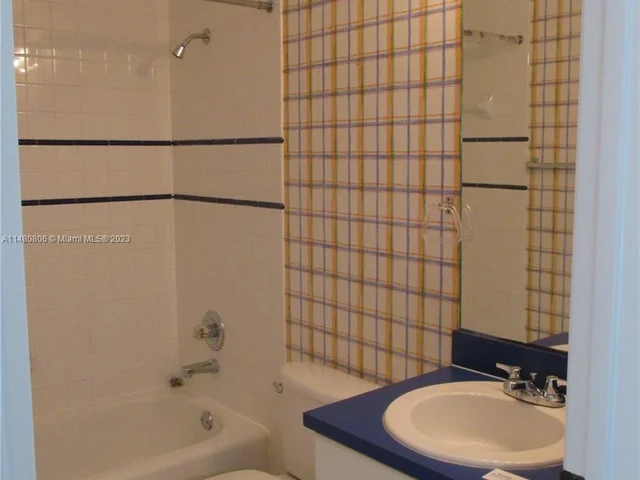 4112 Pine Ridge Ln, Weston FL 33331