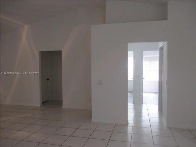 4112 Pine Ridge Ln, Weston FL 33331