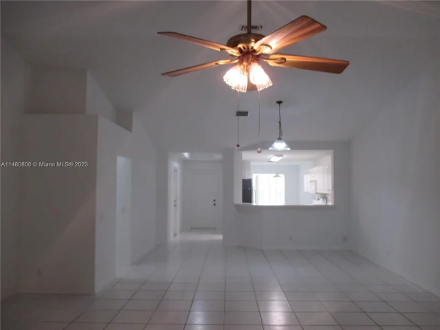 4112 Pine Ridge Ln, Weston FL 33331