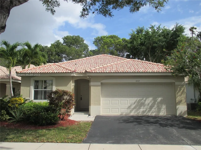 4112 Pine Ridge Ln, Weston FL 33331
