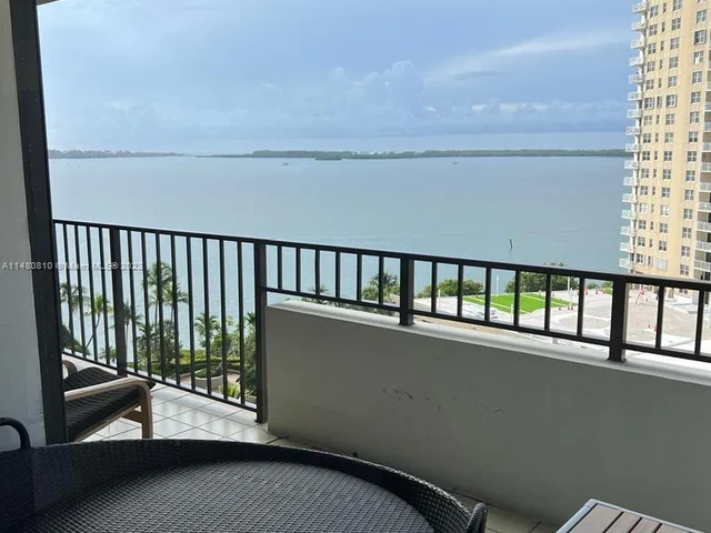 520 Brickell Key Dr # A1115, Miami FL 33131