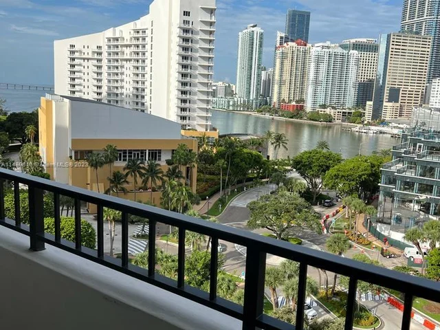 520 Brickell Key Dr # A1115, Miami FL 33131