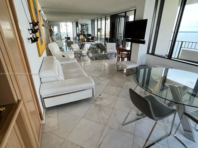 520 Brickell Key Dr # A1115, Miami FL 33131