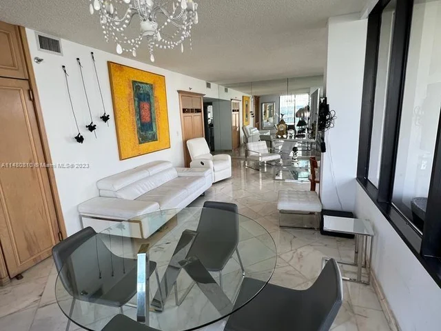 520 Brickell Key Dr # A1115, Miami FL 33131