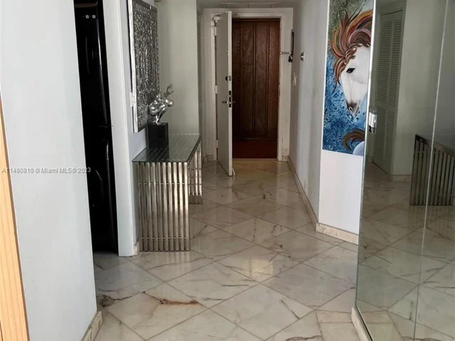 520 Brickell Key Dr # A1115, Miami FL 33131