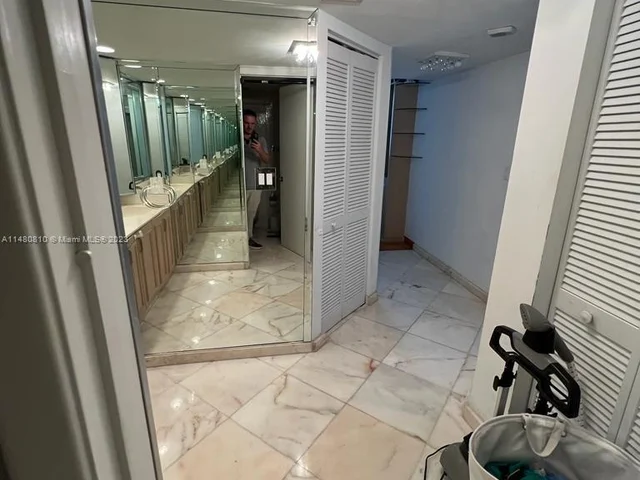 520 Brickell Key Dr # A1115, Miami FL 33131