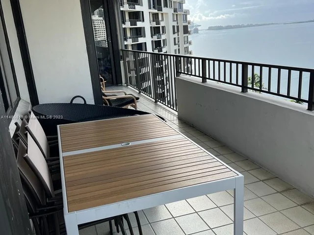 520 Brickell Key Dr # A1115, Miami FL 33131