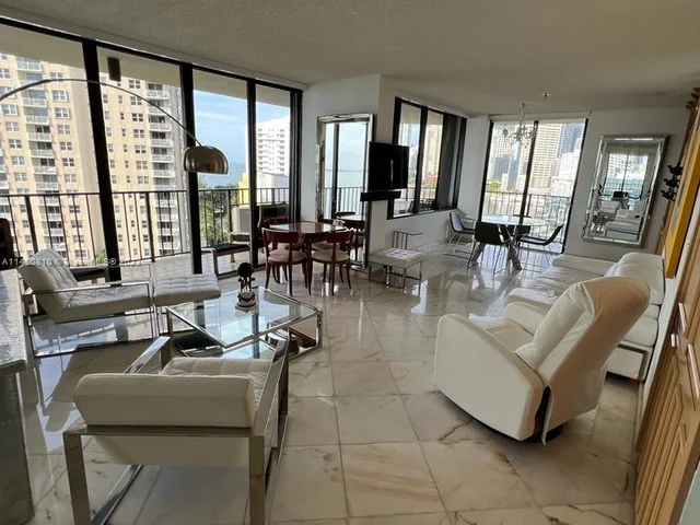 520 Brickell Key Dr # A1115, Miami FL 33131
