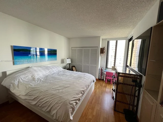 520 Brickell Key Dr # A1115, Miami FL 33131