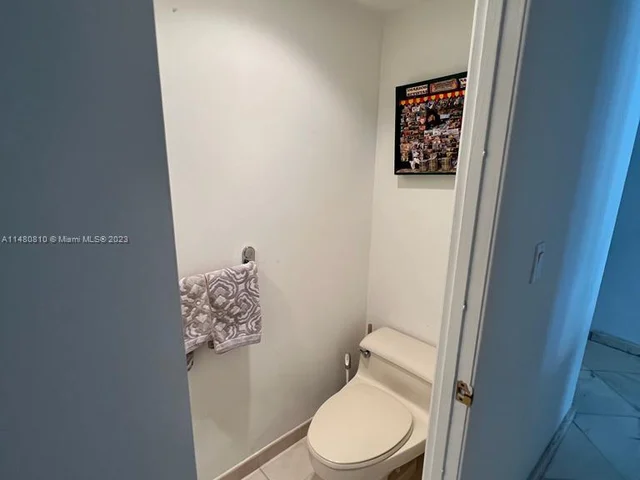 520 Brickell Key Dr # A1115, Miami FL 33131