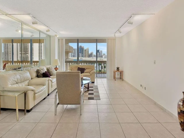 19355 Turnberry Way # 6F, Aventura FL 33180