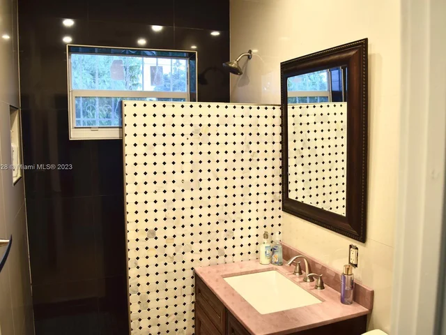 3540 NW 81st Ter, Miami FL 33147