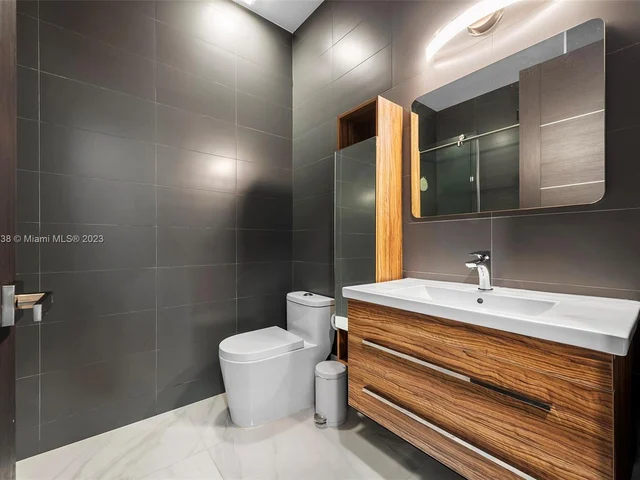 909 NE 16th Ter # 3, Fort Lauderdale FL 33304