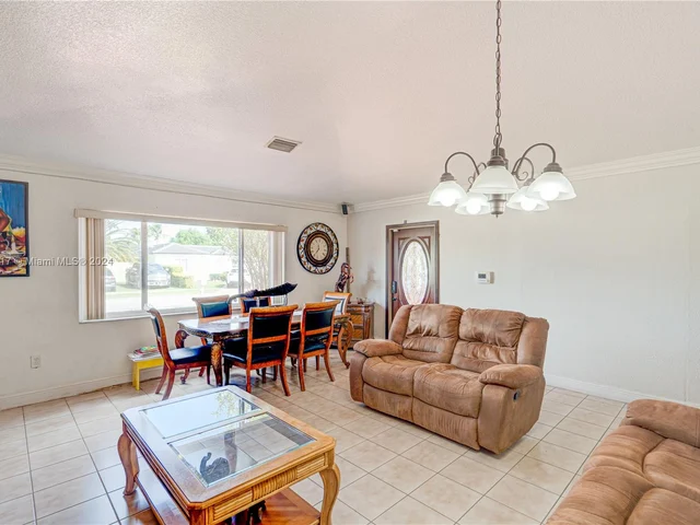 14726 SW 82nd Ter, Miami FL 33193