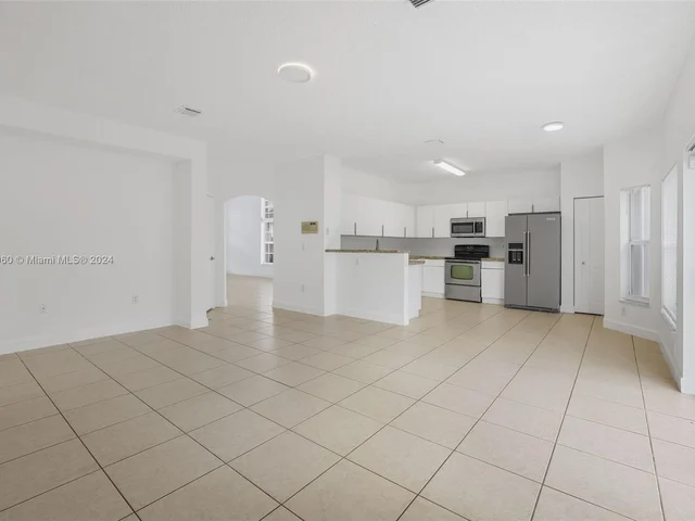 11300 NW 58th Ter, Doral FL 33178