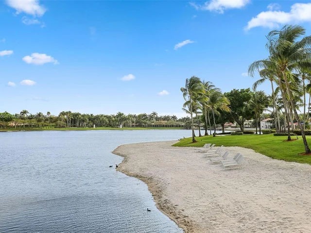 11300 NW 58th Ter, Doral FL 33178