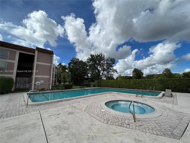 8380 Sands Point Blvd # J208, Tamarac FL 33321