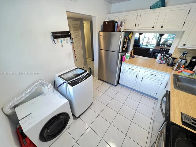 8380 Sands Point Blvd # J208, Tamarac FL 33321