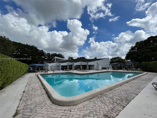 8380 Sands Point Blvd # J208, Tamarac FL 33321