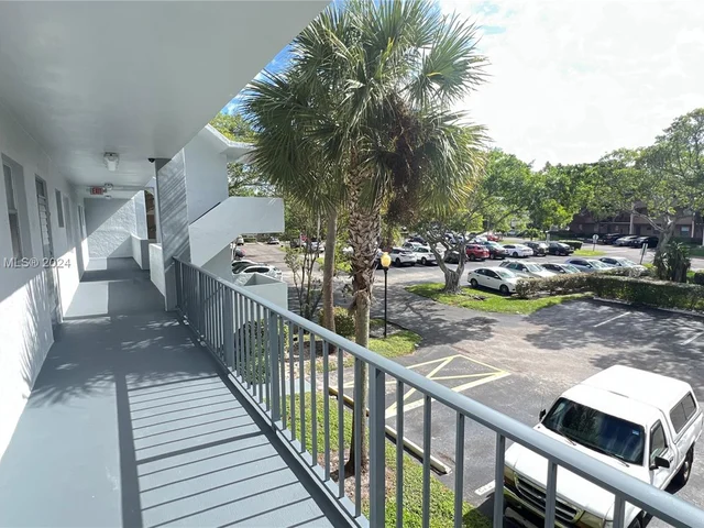 8380 Sands Point Blvd # J208, Tamarac FL 33321