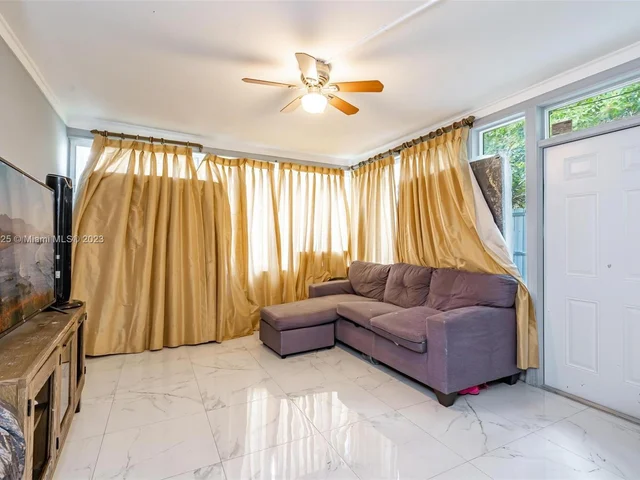 2500 NW 55th St, Tamarac FL 33309