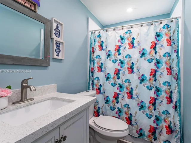 2500 NW 55th St, Tamarac FL 33309