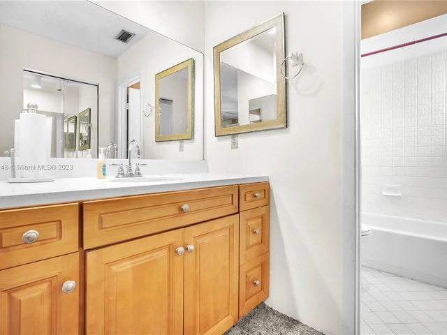 6242 NW 171 STREET # 0, Hialeah FL 33015