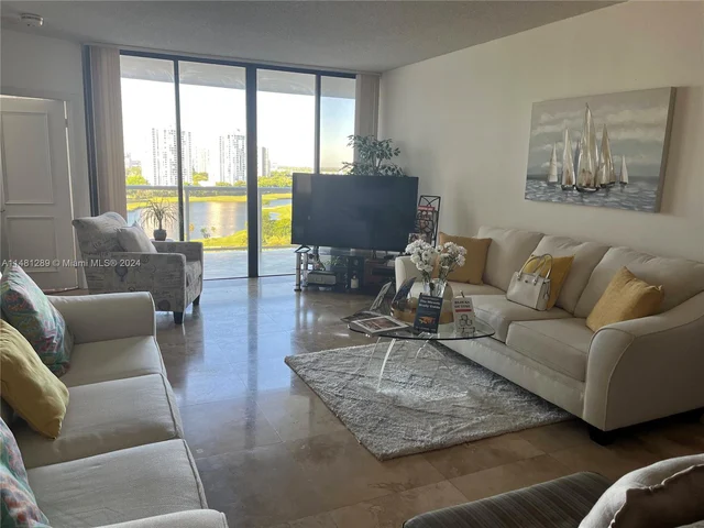 20281 E Country Club Dr # 1105, Aventura FL 33180