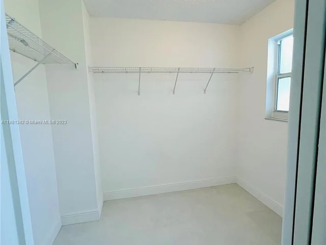 565 Oaks Ln # 206, Pompano Beach FL 33069