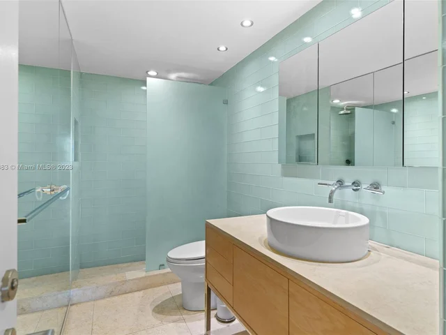 1121 Crandon Blvd # D401, Key Biscayne FL 33149