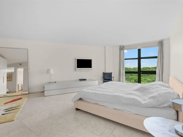 1121 Crandon Blvd # D401, Key Biscayne FL 33149