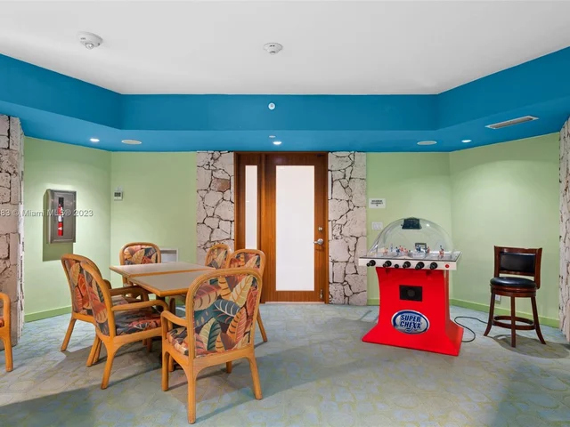 1121 Crandon Blvd # D401, Key Biscayne FL 33149