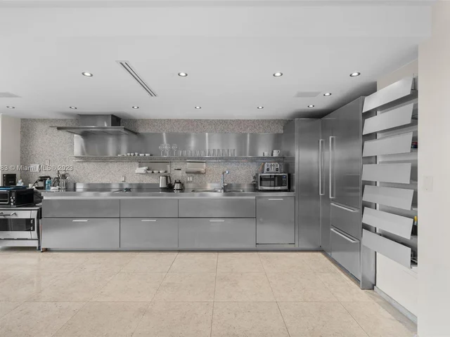 1121 Crandon Blvd # D401, Key Biscayne FL 33149