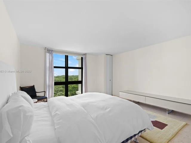 1121 Crandon Blvd # D401, Key Biscayne FL 33149