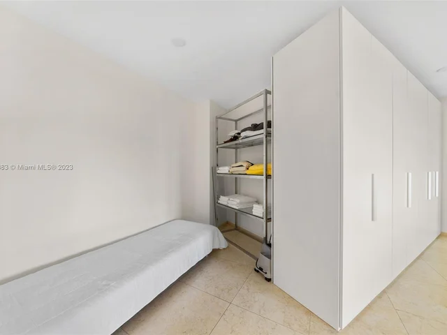 1121 Crandon Blvd # D401, Key Biscayne FL 33149