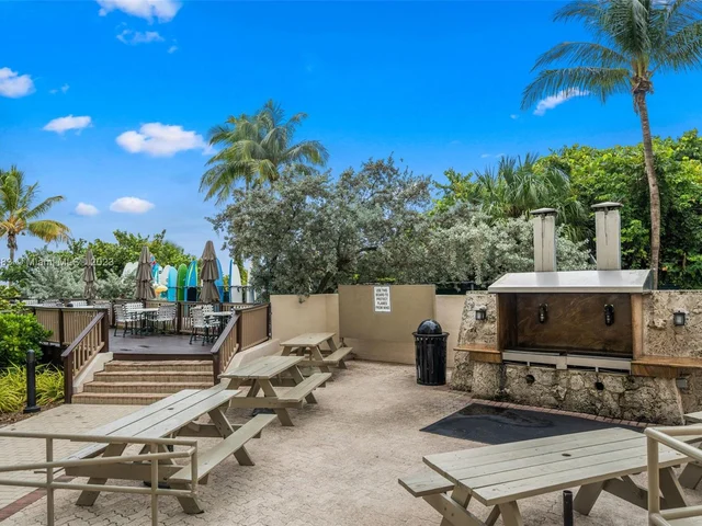 1121 Crandon Blvd # D401, Key Biscayne FL 33149