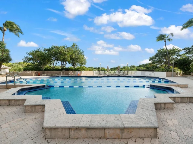 1121 Crandon Blvd # D401, Key Biscayne FL 33149