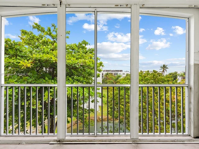 600 NE 2nd St # 415, Dania Beach FL 33004