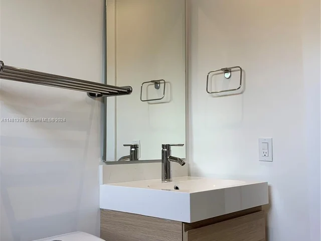 534 SW 16th Ave # 0, Miami FL 33135